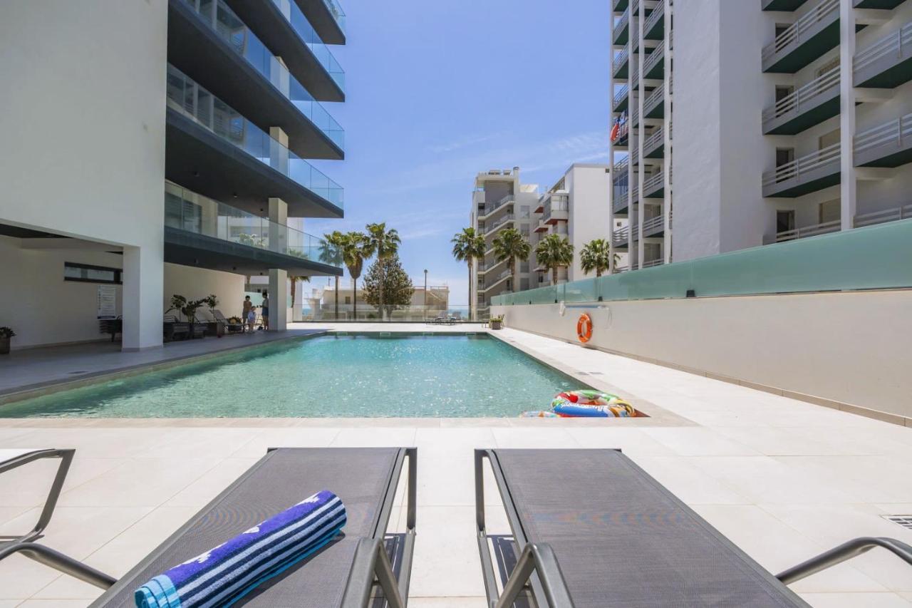 Stylish Modern Beachside Apartment With Pool & Seaview 奎特里拉 外观 照片